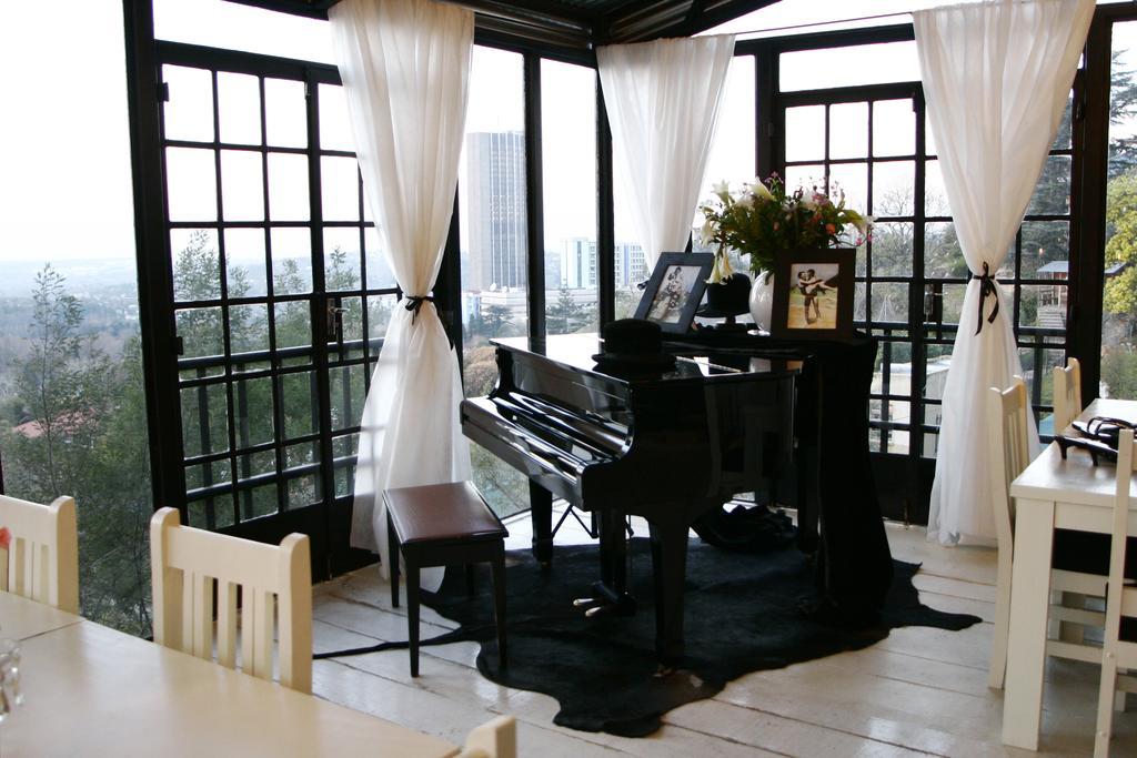Zietsies Guest House Йоханнесбург Экстерьер фото